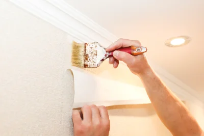Pose de papier peint à Réhon — revêtements muraux et toiles de verre